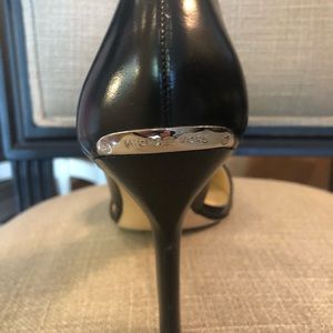 Women’s pumps